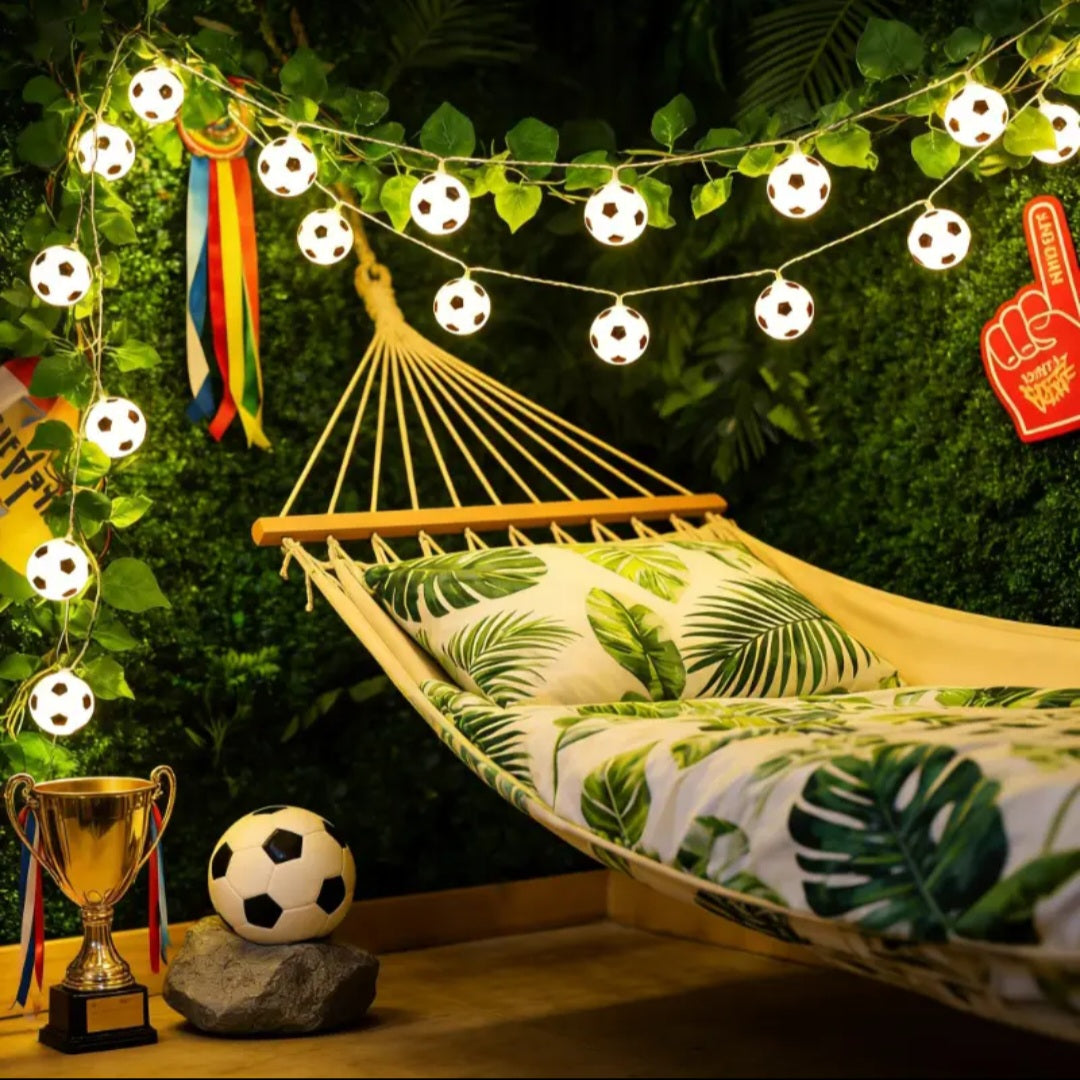 Cordão Decorativo de Bolas de Futebol com LED – LumiFut™
