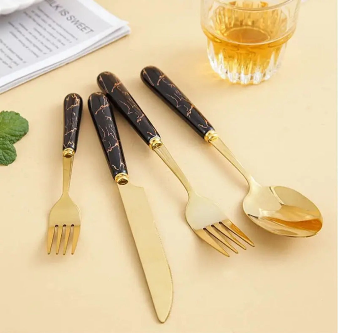 Conjunto de Talheres Versailles Gold™